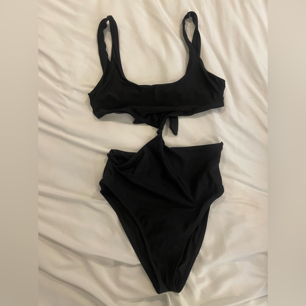 GUC Medium Aerie Cut Out One Piece